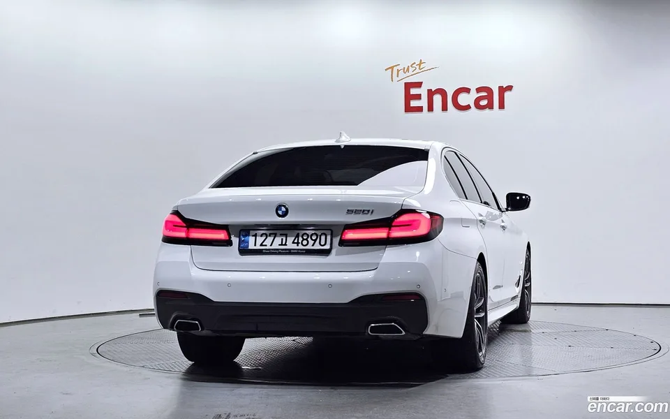 BMW 5 Series 520i M 2023 — миниатюра 4