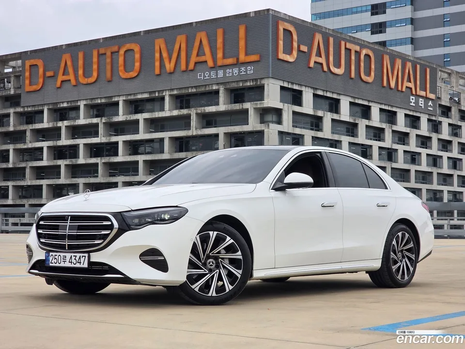 Mercedes-Benz E-Class E300 4MATIC 2024 — миниатюра 2
