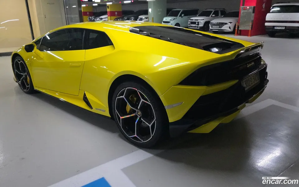 Lamborghini Huracan LP610-2 2022 — миниатюра 3