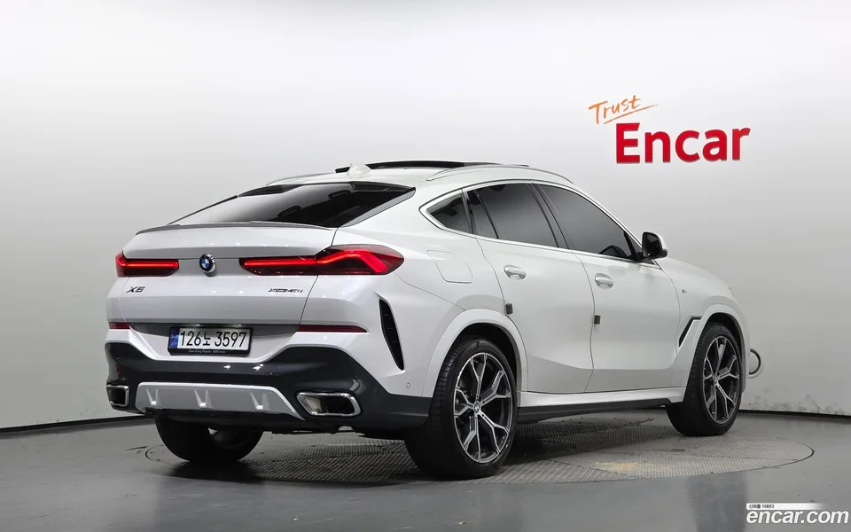 BMW X6 xDrive40i M 2023 — миниатюра 2