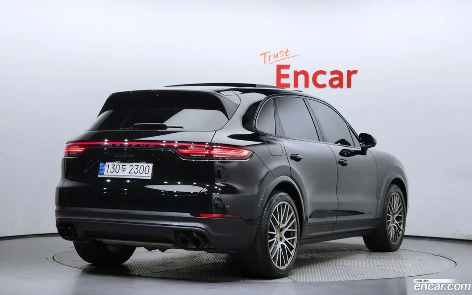 Porsche Cayenne 3.0 2023 — миниатюра 2