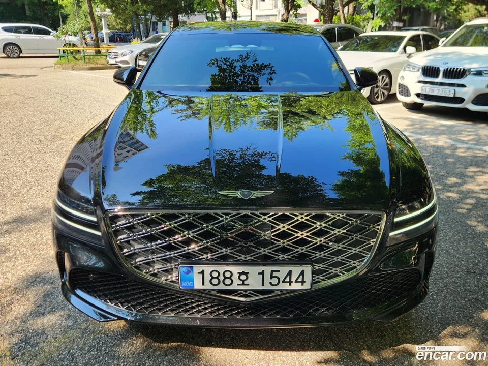 Genesis G80 2.5 2WD 2025 — фото 1, купить с доставкой в Москву