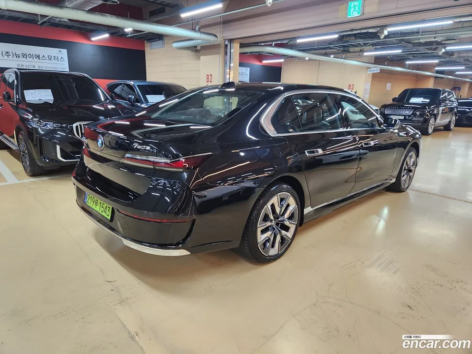 BMW 7 Series 750e xDrive 2024 — миниатюра 2