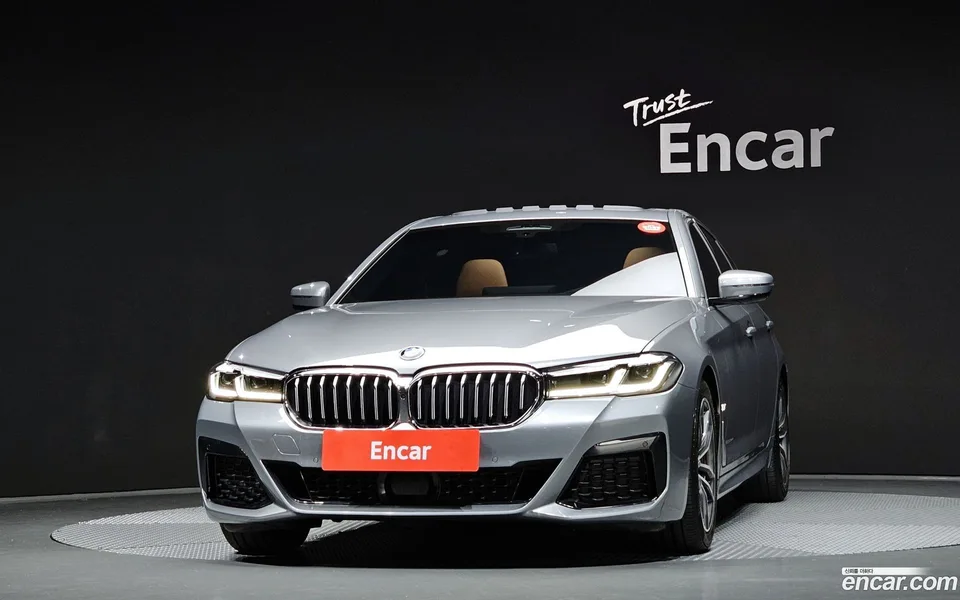 BMW 5 Series 520i M 2023 — миниатюра 3