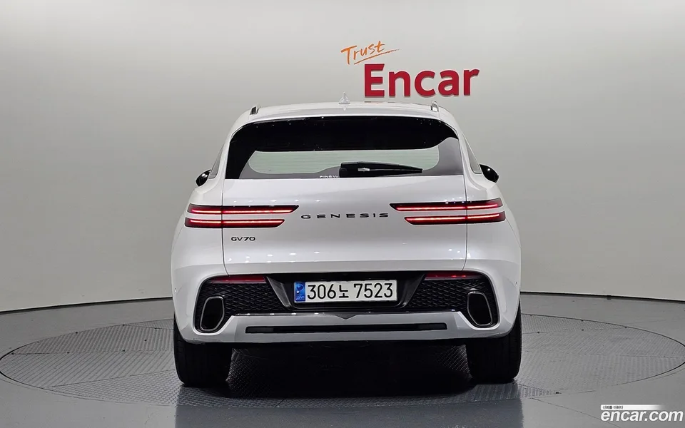 Genesis GV70 2.5T 2WD 2023 — миниатюра 4