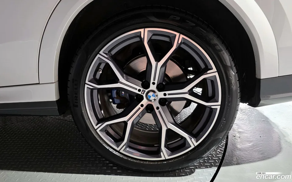 BMW X6 xDrive40i M 2023 — миниатюра 5