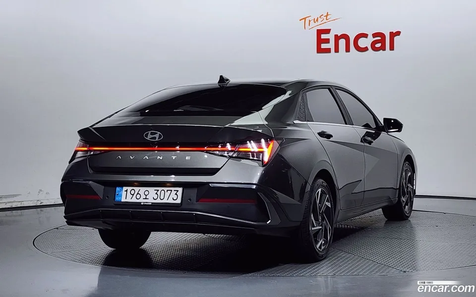 Hyundai Avante CN7 Hybrid 2023 — миниатюра 2