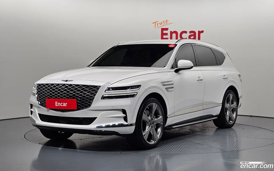 Genesis GV80 2.5T 2WD 2023 — фото 1, купить с доставкой в Москву