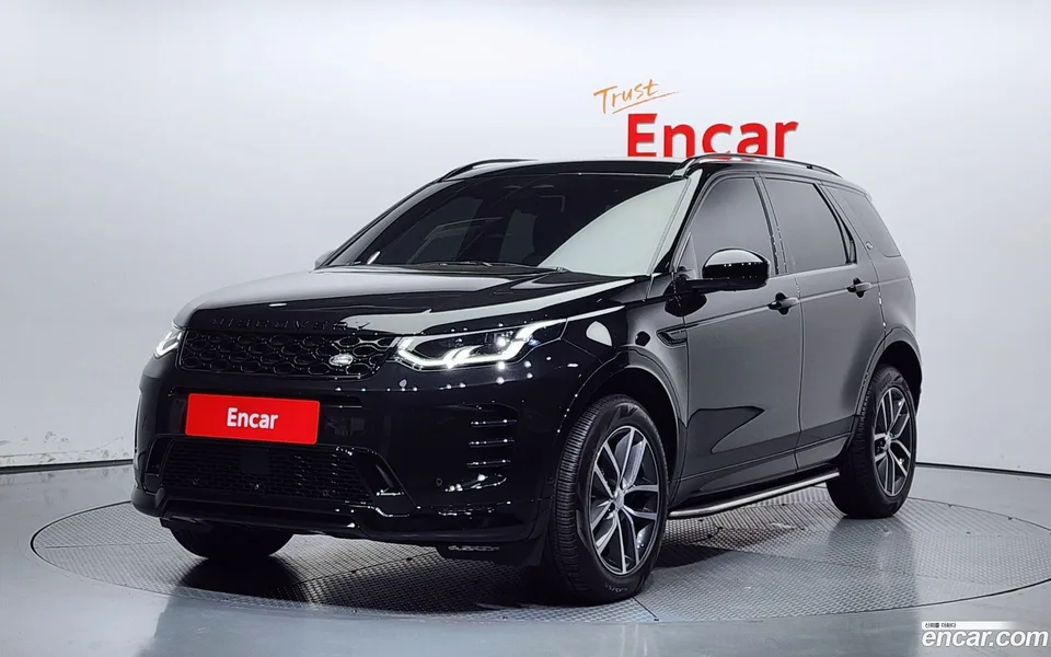 Land Rover Discovery Sport P250 SE 2024 — фото 1, купить с доставкой в Москву