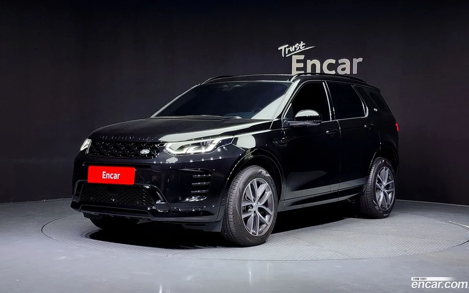 Land Rover Discovery Sport P250 SE 2024 — фото 1, купить с доставкой в Москву