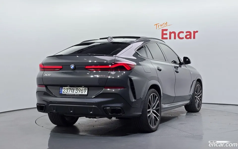 BMW X6 xDrive40d M 2023 — миниатюра 2