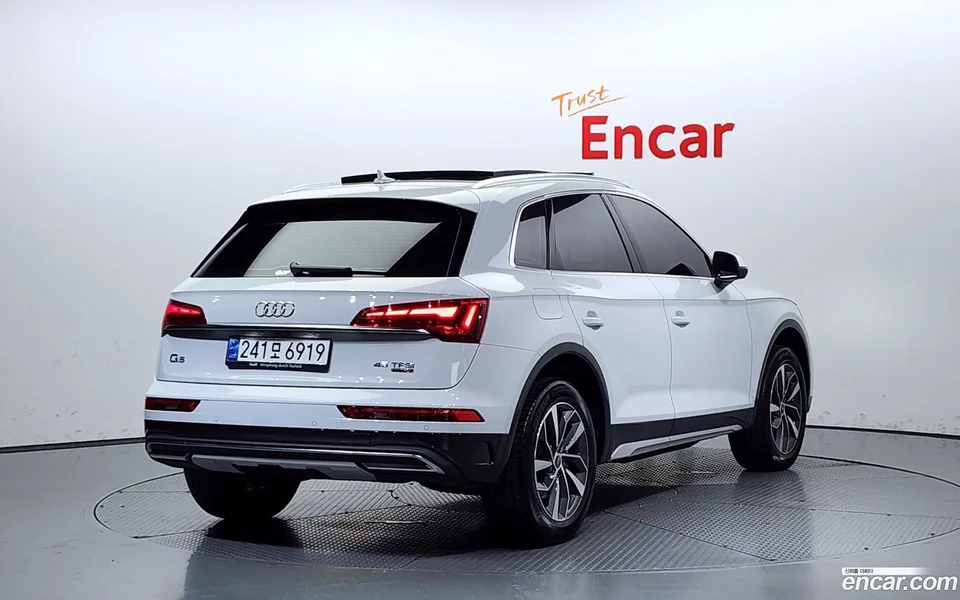 Audi Q5 45 TFSI 2023 — миниатюра 2
