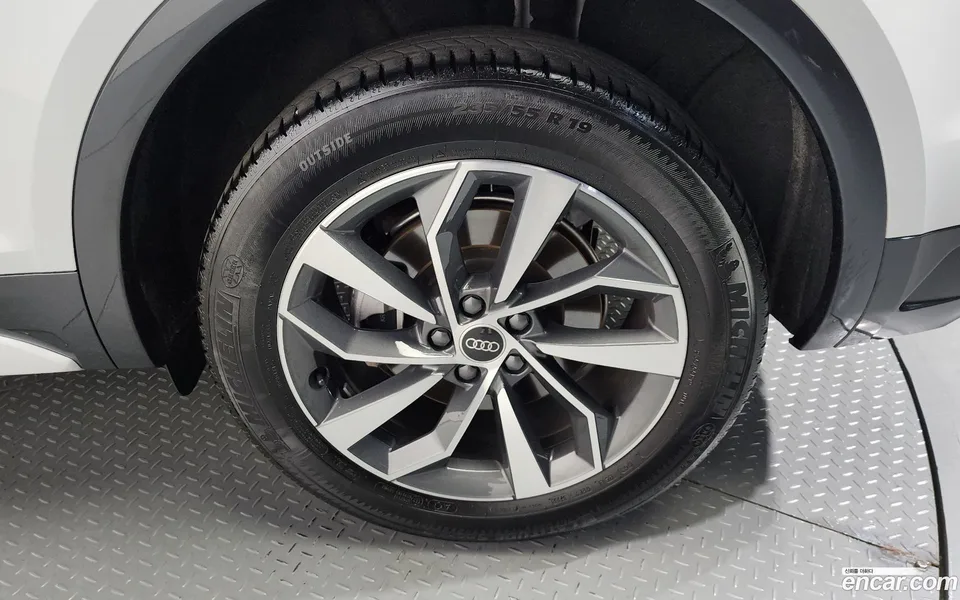Audi Q5 45 TFSI 2023 — миниатюра 5