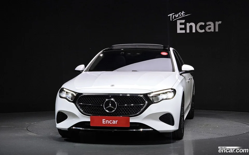 Mercedes-Benz E-Class E200 2025 — миниатюра 3