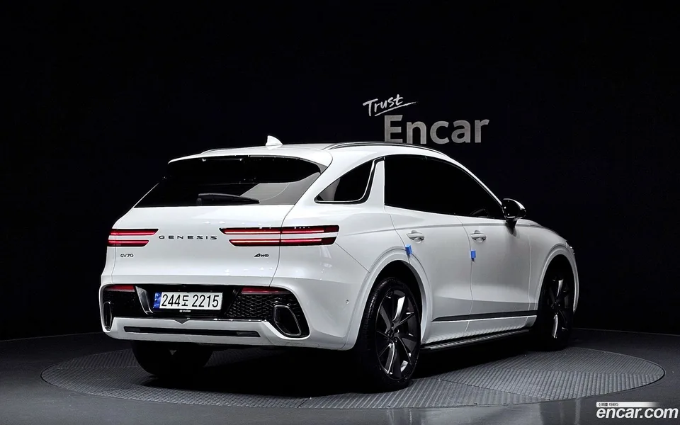 Genesis GV70 2.5T AWD 2023 — миниатюра 2