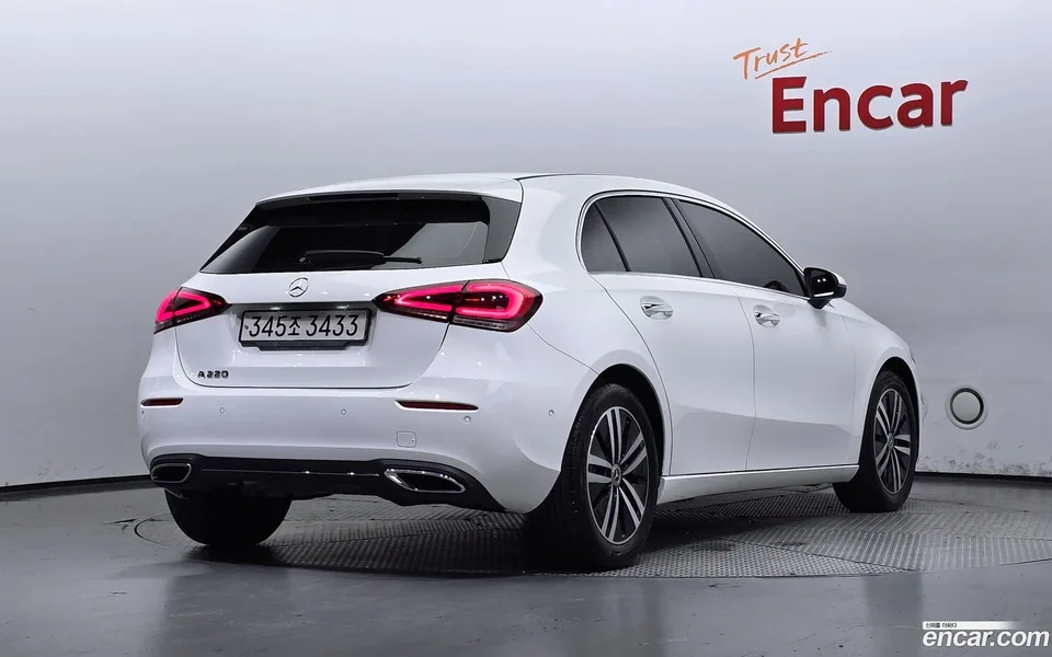 Mercedes-Benz A-Class A220 2023 — миниатюра 2