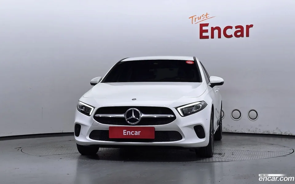 Mercedes-Benz A-Class A220 2023 — миниатюра 3