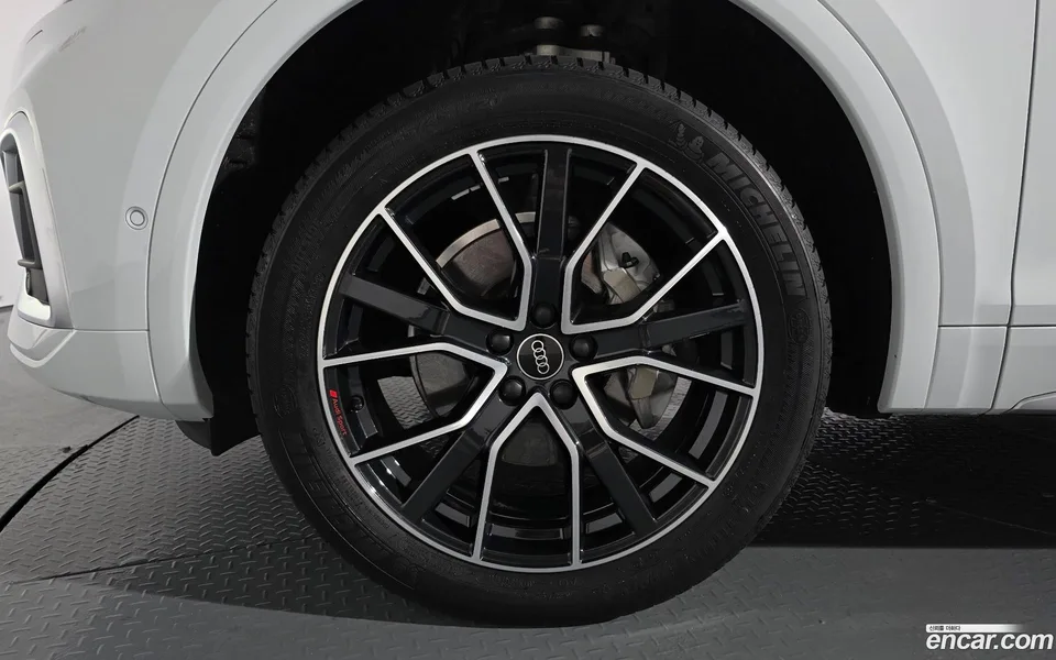Audi Q5 45 TFSI 2023 — миниатюра 5