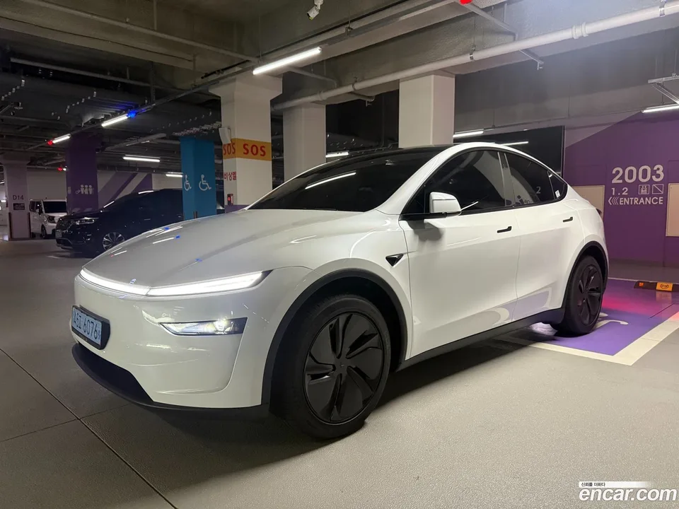 Tesla Model Y RWD 2025 — миниатюра 4