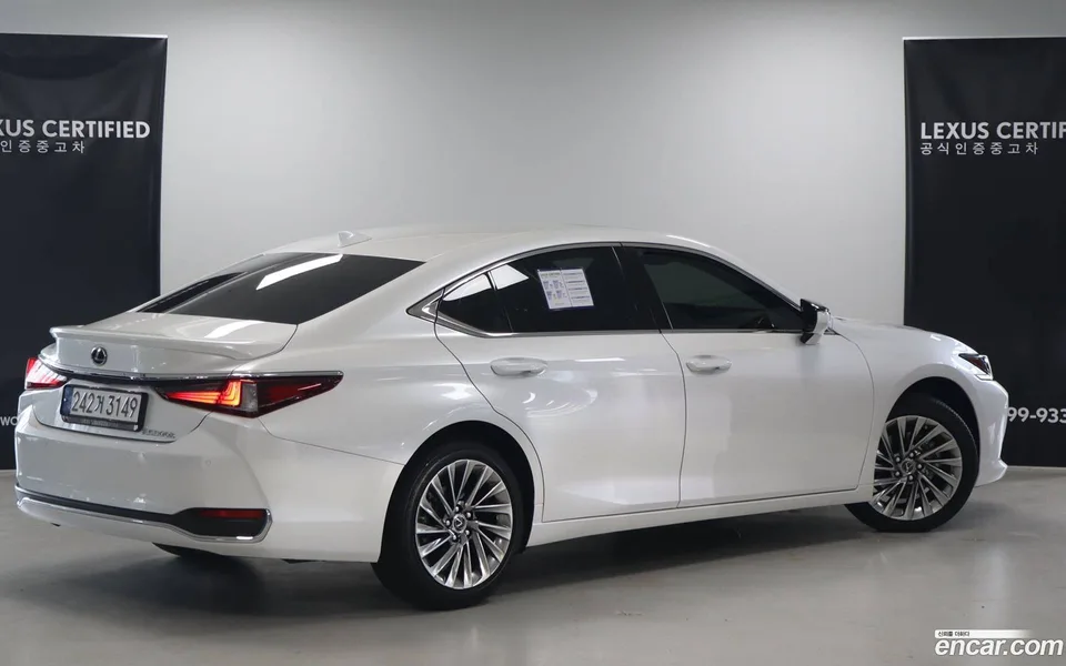 Lexus ES 300h 2024 — миниатюра 2