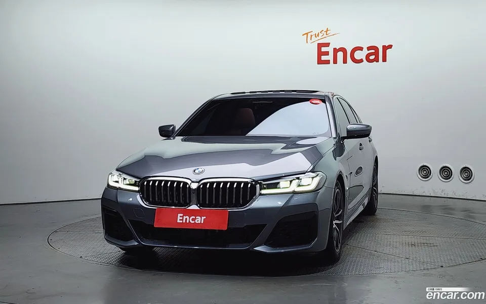 BMW 5 Series 520i M 2023 — миниатюра 3