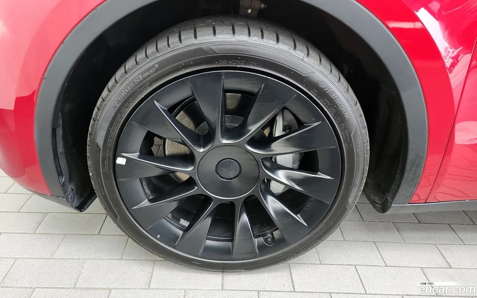 Tesla Model Y AWD 2023 — миниатюра 5