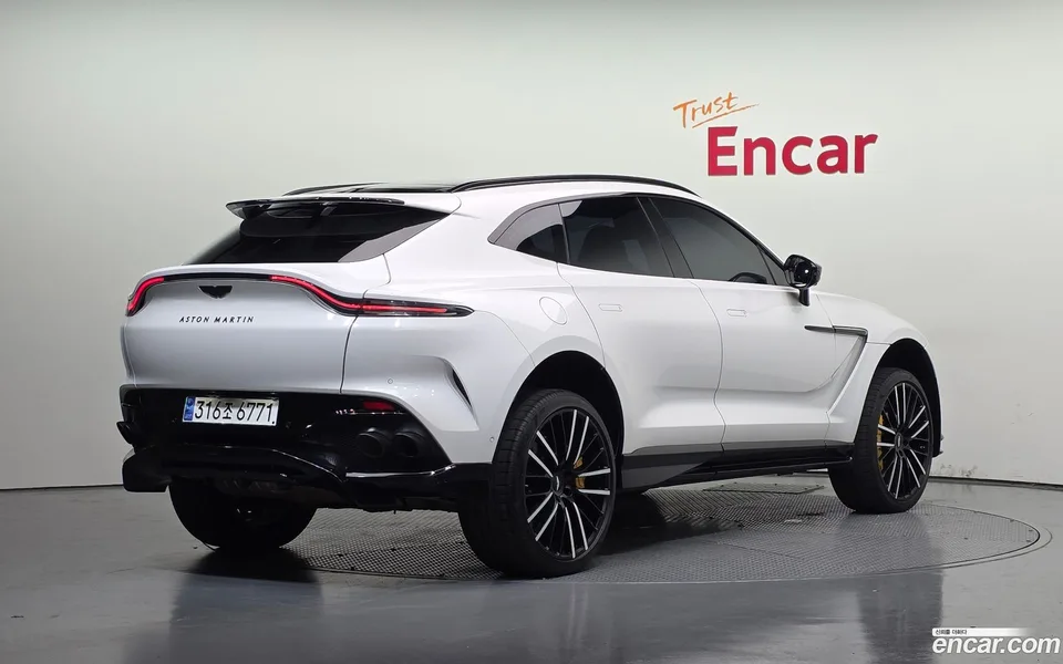 Aston Martin DBX 4.0 V8 707 2023 — миниатюра 2