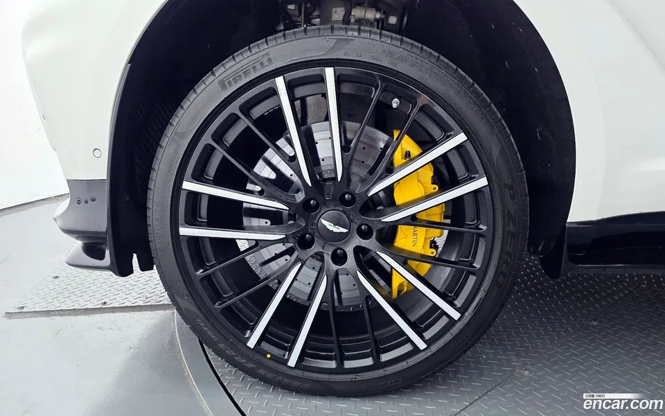 Aston Martin DBX 4.0 V8 707 2023 — миниатюра 5
