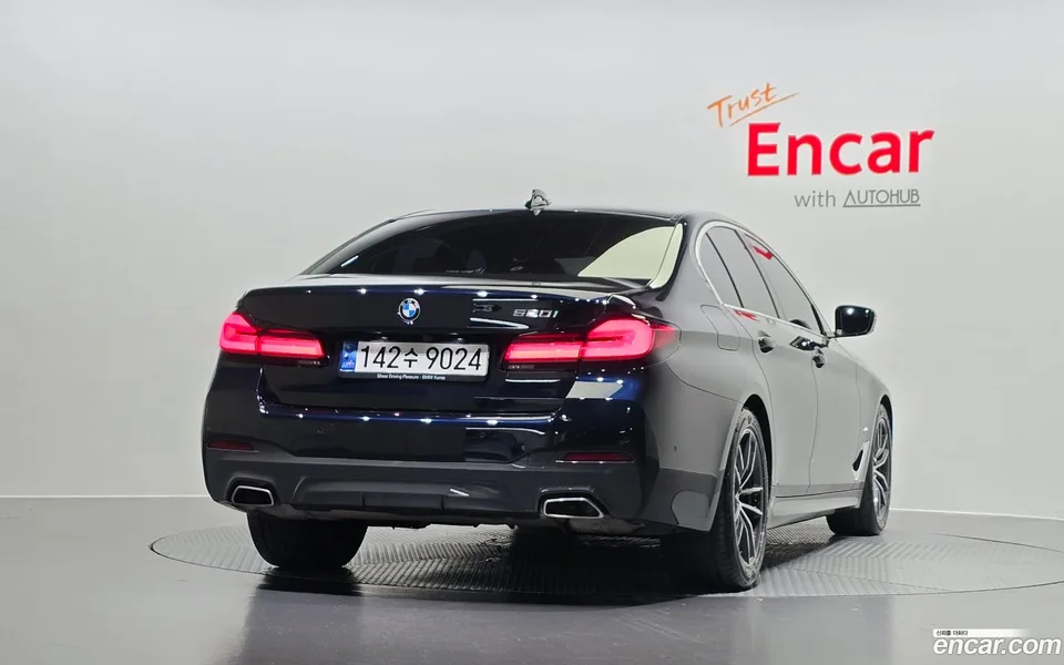 BMW 5 Series 520i M 2023 — миниатюра 4