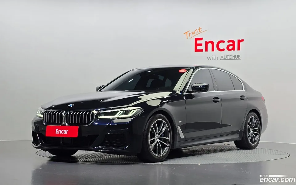 BMW 5 Series 520i M 2023 — фото 1, купить с доставкой в Москву