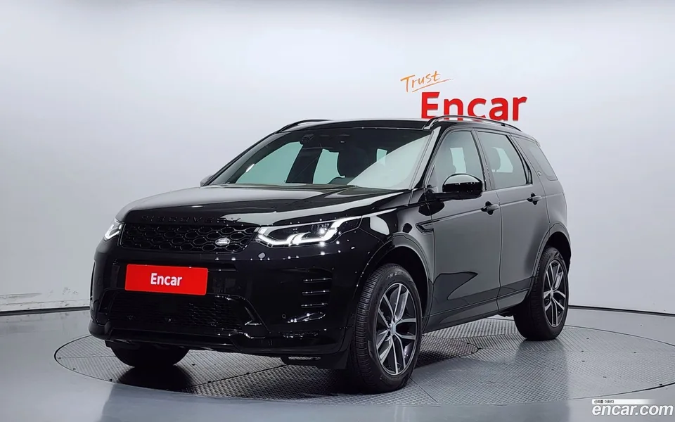 Land Rover Discovery Sport P250 SE 2024 — фото 1, купить с доставкой в Москву