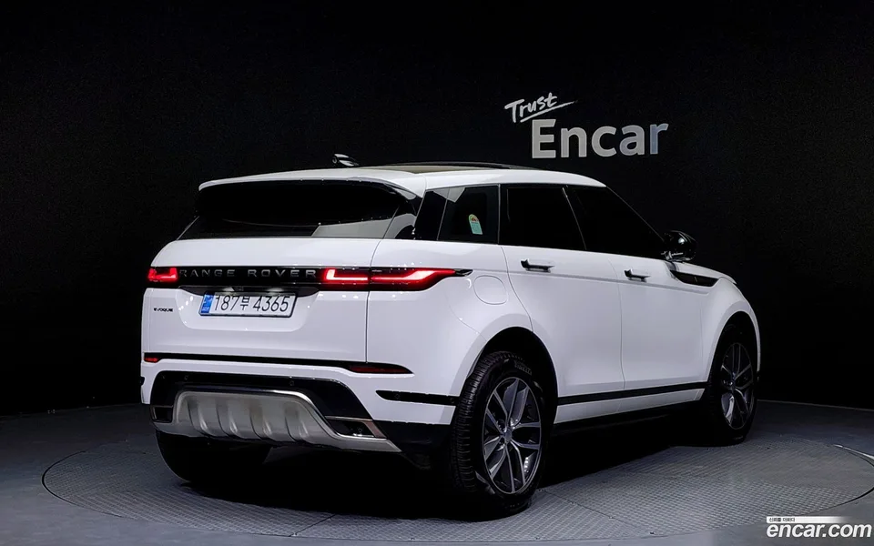 Land Rover Range Rover Evoque P250 SE 2024 — миниатюра 2