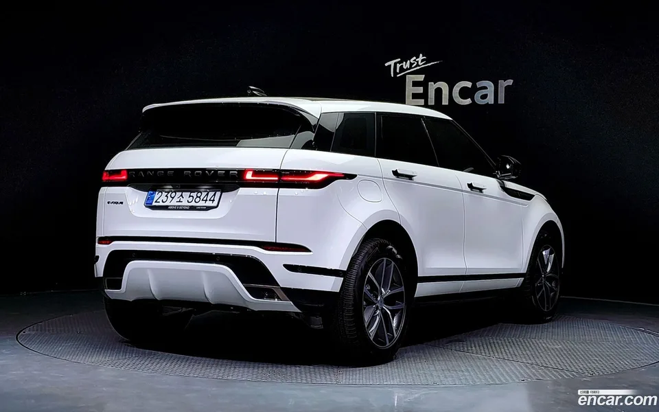 Land Rover Range Rover Evoque P250 SE 2024 — миниатюра 2