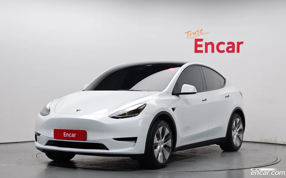 Tesla Model Y RWD 2023 — фото 1, купить с доставкой в Москву