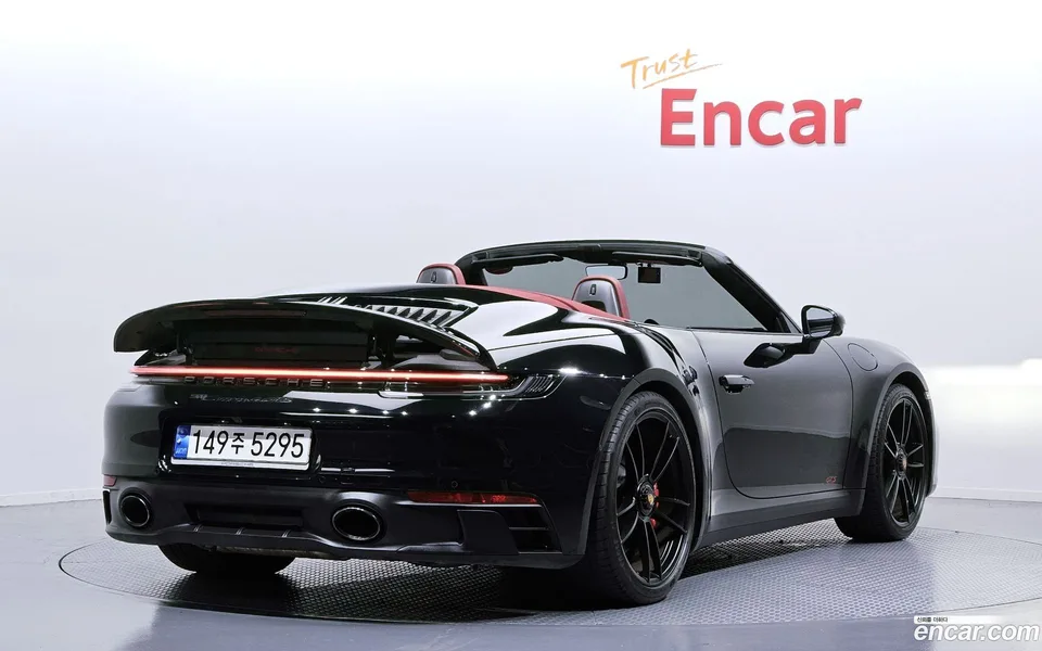 Porsche 911 (992) 4 GTS 2022 — миниатюра 2