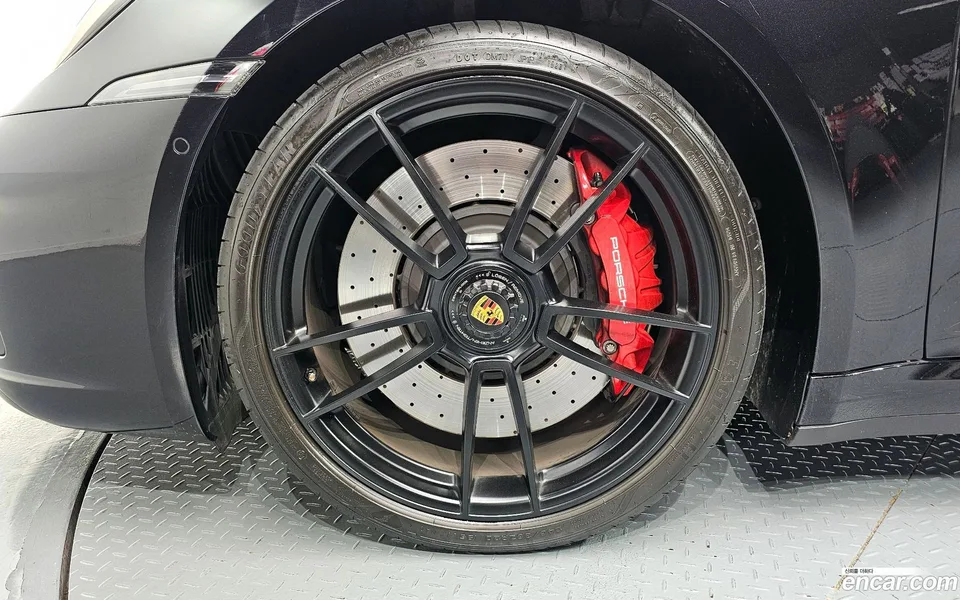 Porsche 911 (992) 4 GTS 2022 — миниатюра 5