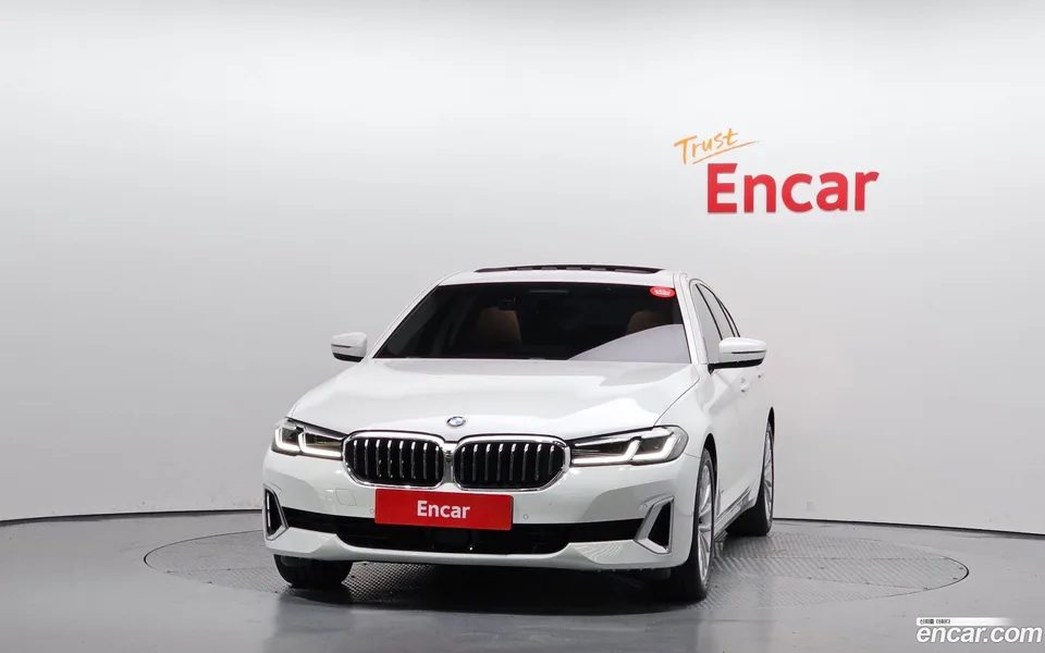 BMW 5 Series 520i 2023 — миниатюра 3