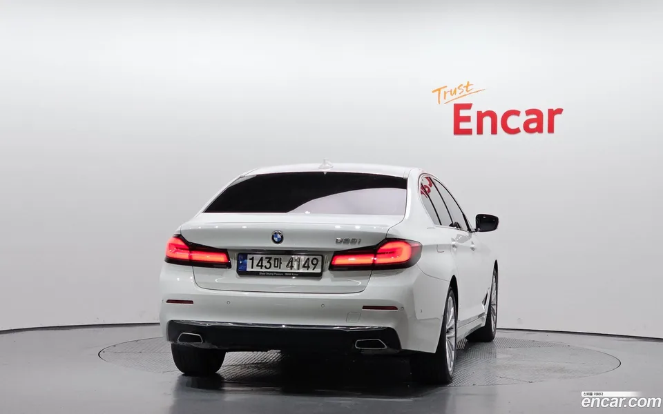 BMW 5 Series 520i 2023 — миниатюра 4
