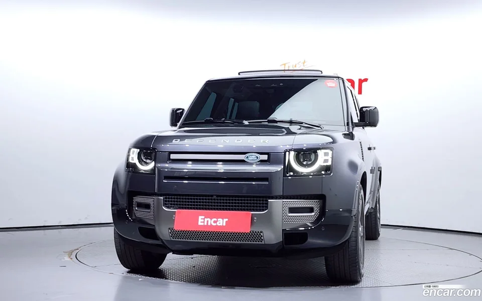 Land Rover Defender 110 P300 X- SE 2024 — миниатюра 3