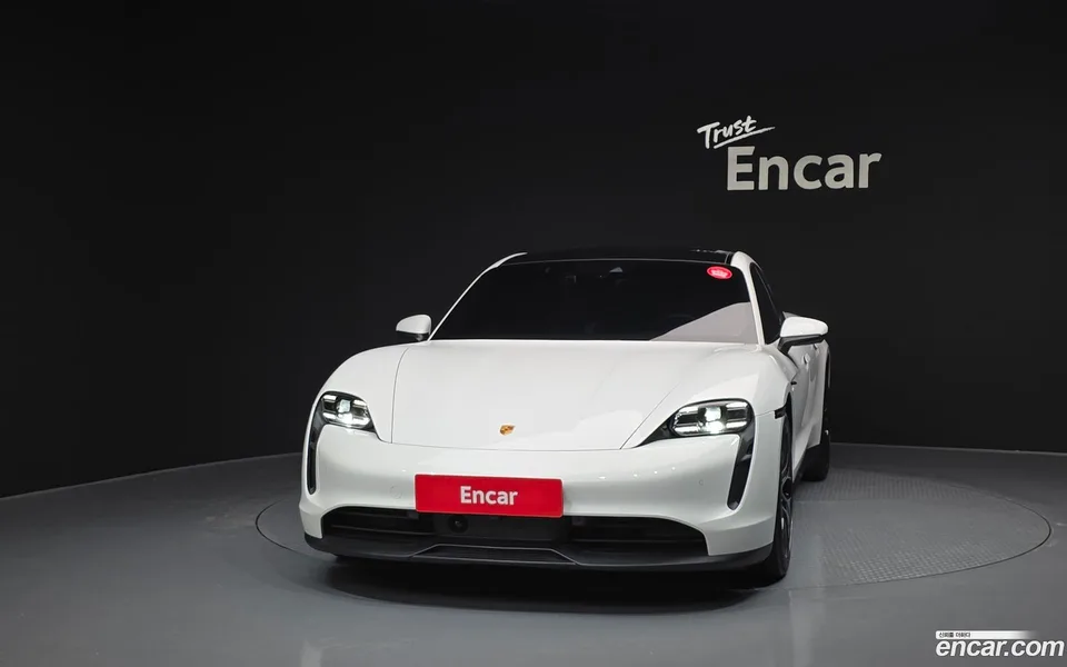 Porsche Taycan 2023 — миниатюра 3