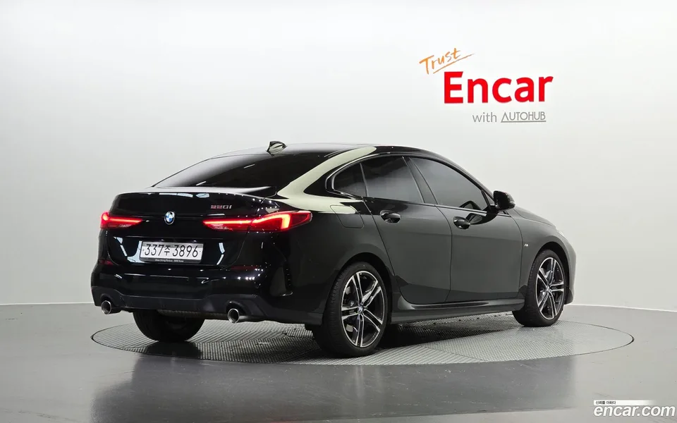 BMW 2 Series Gran Coupe 220i M 2023 — миниатюра 2