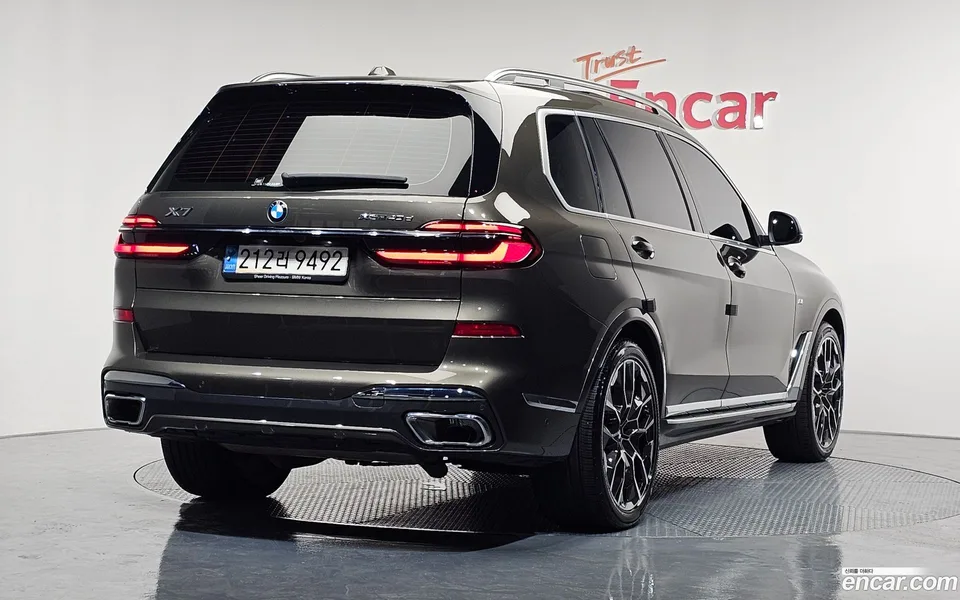 BMW X7 xDrive 40d M 7 2023 — миниатюра 2