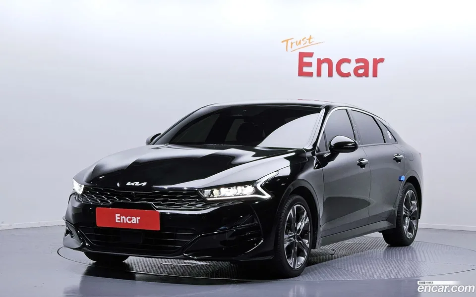Kia K5 2.0 2023 — фото 1, купить с доставкой в Москву