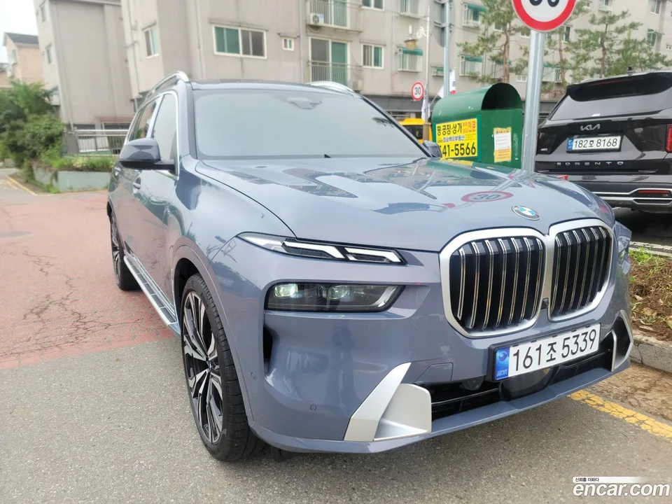BMW X7 xDrive 40i 6 2023 — миниатюра 5
