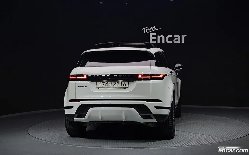 Land Rover Range Rover Evoque P250 SE 2024 — миниатюра 4