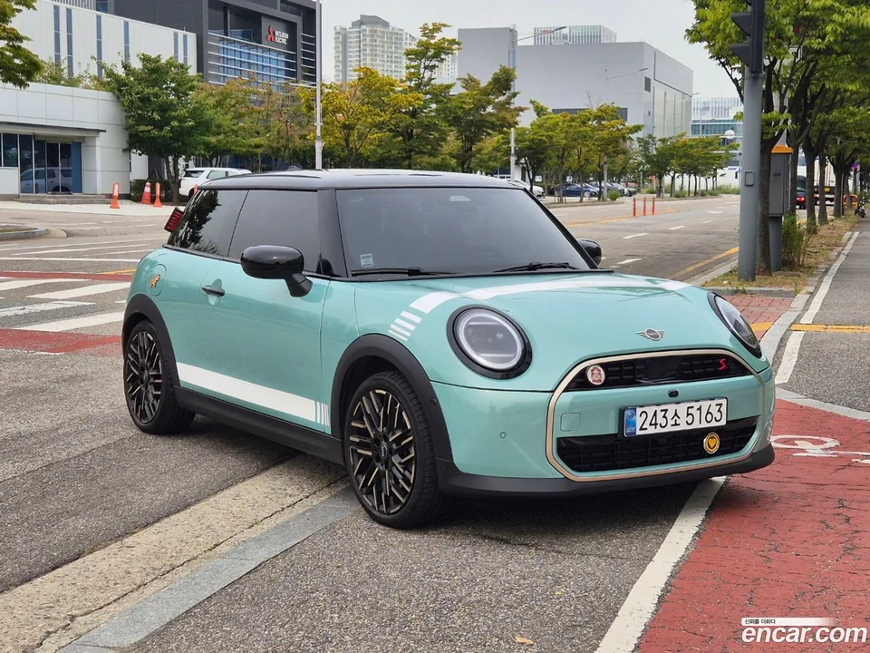 MINI Cooper S 2024 — миниатюра 3
