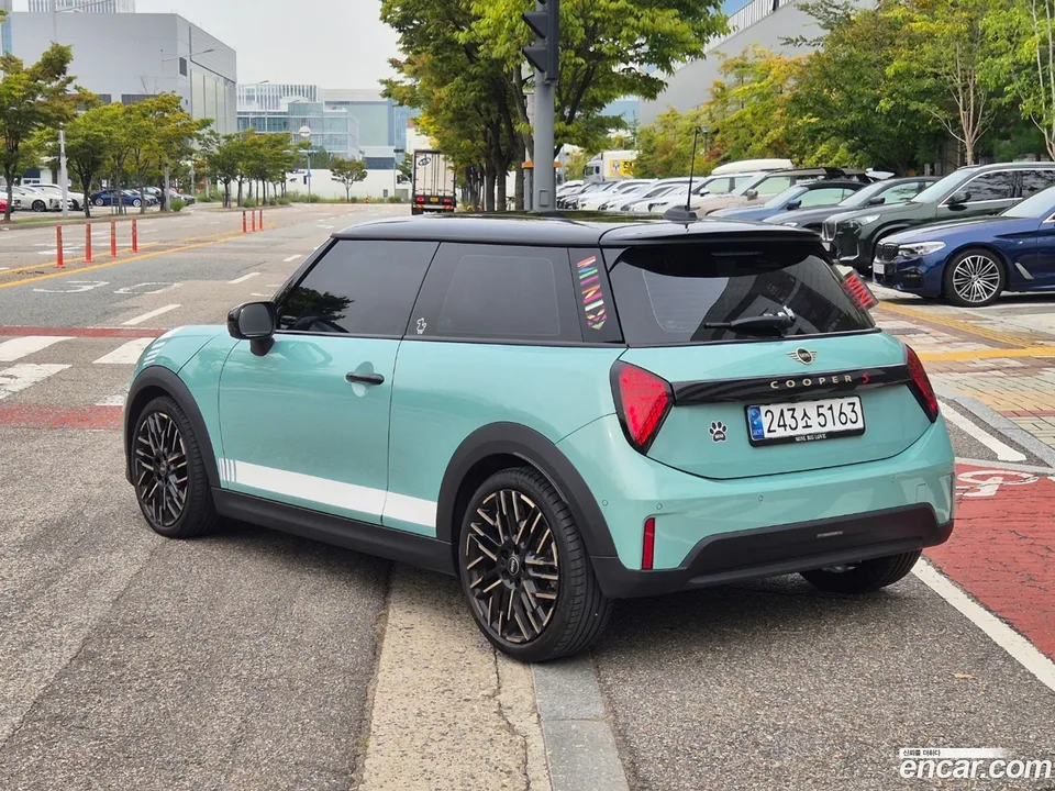MINI Cooper S 2024 — миниатюра 5
