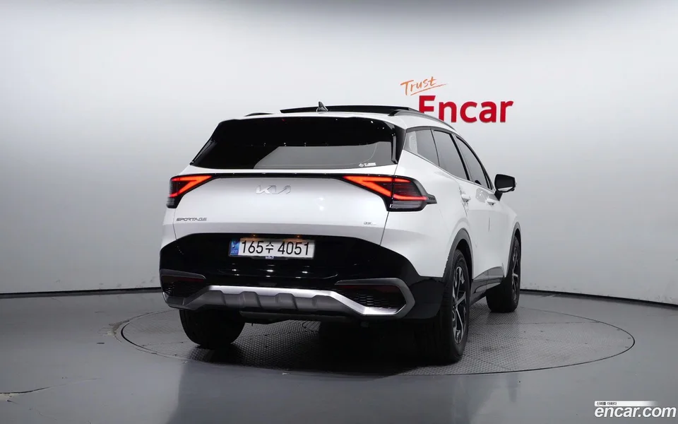 Kia Sportage Hybrid 2WD 2023 — миниатюра 4