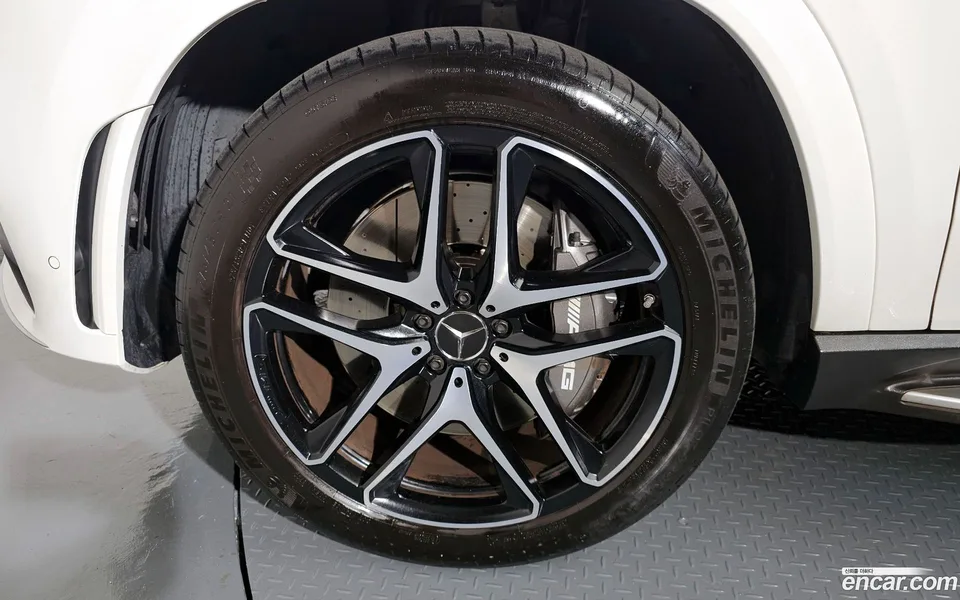 Mercedes-Benz GLE-Class AMG GLE53 4MATIC+ 2023 — миниатюра 5