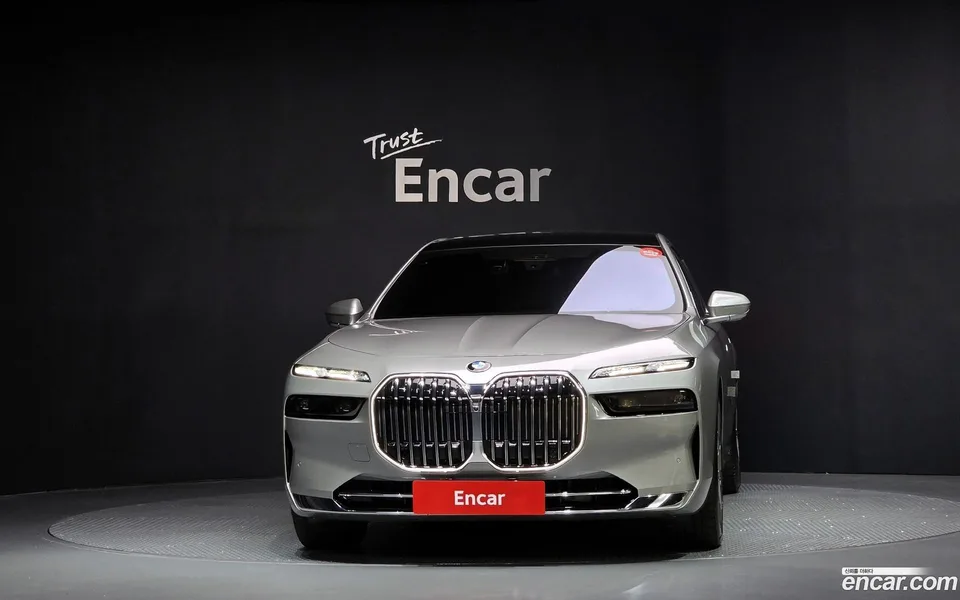 BMW 7 Series 740i xDrive 2024 — миниатюра 3